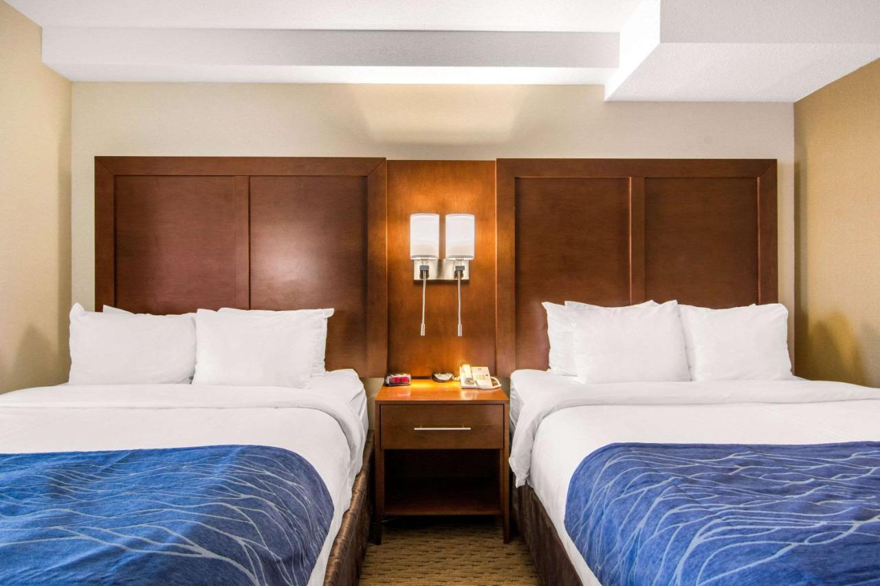 Comfort Inn & Suites Медисин Хет Екстериор снимка