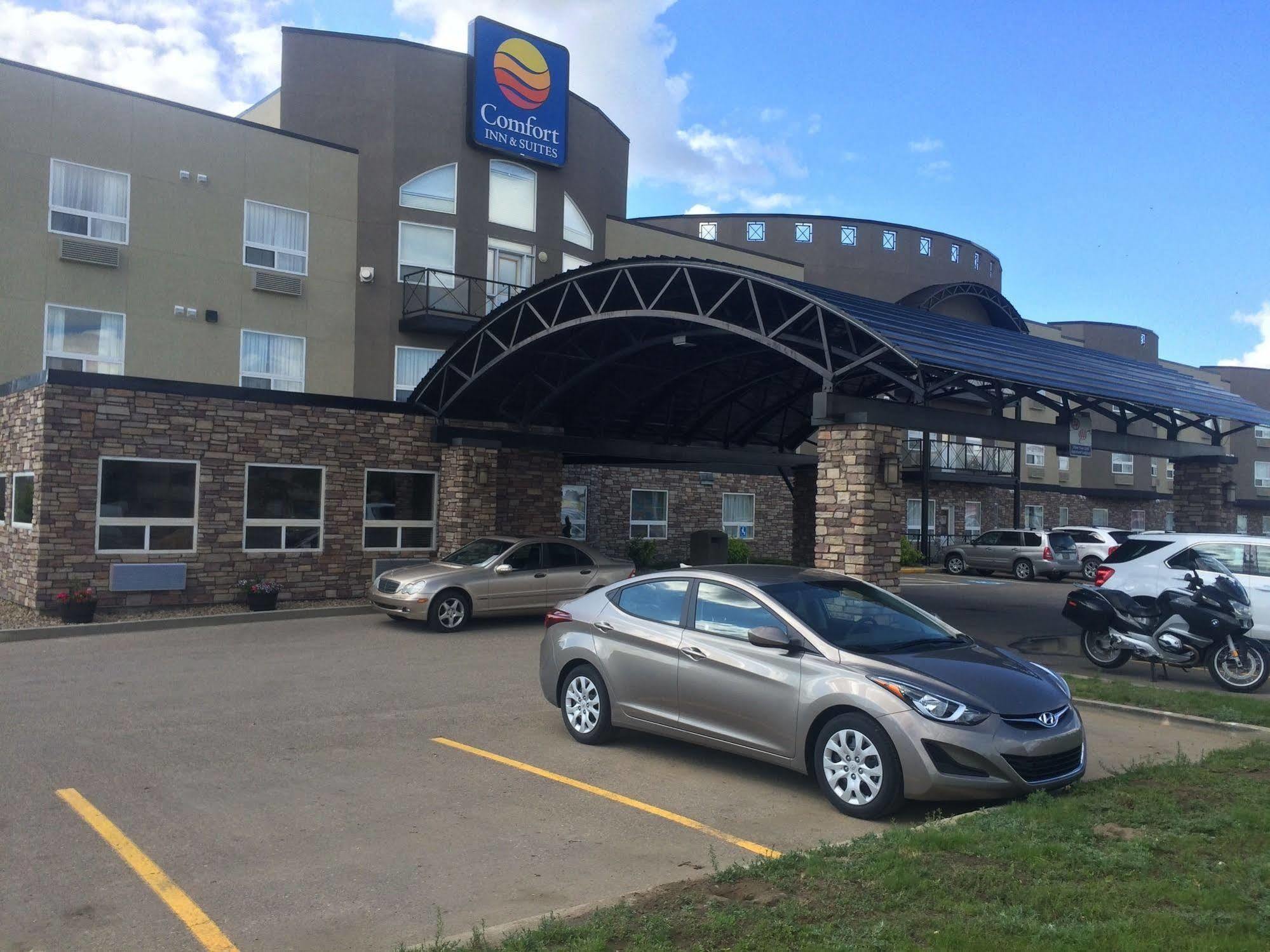 Comfort Inn & Suites Медисин Хет Екстериор снимка